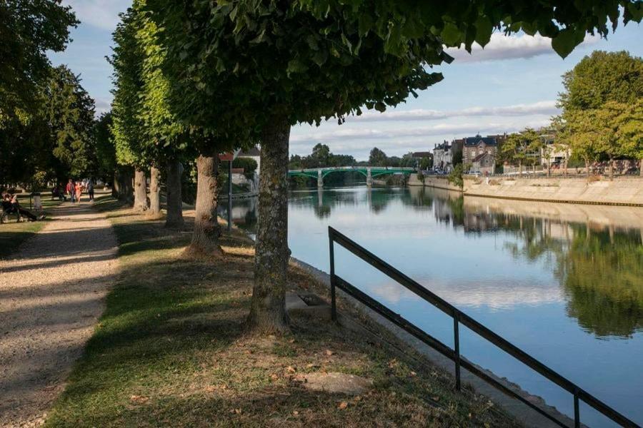 Gare A Pied Escale Authentique Aux Portes De Paris Jouarre 外观 照片